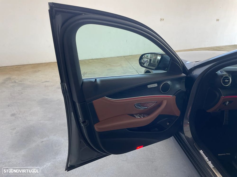 Mercedes-Benz E 220 d 4Matic 9G-TRONIC AMG Line - 9