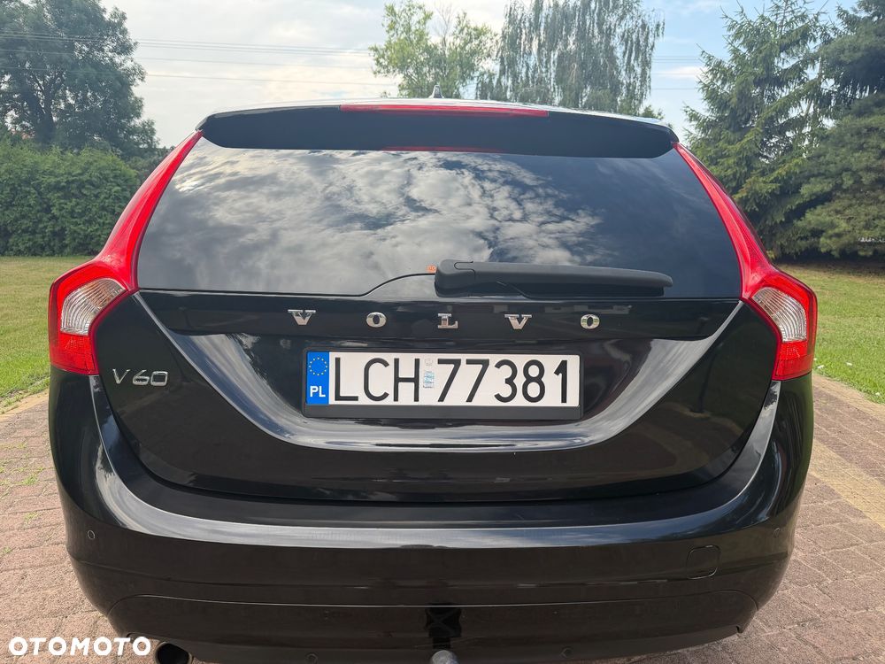 Volvo V60 D2 R-Design Momentum - 12