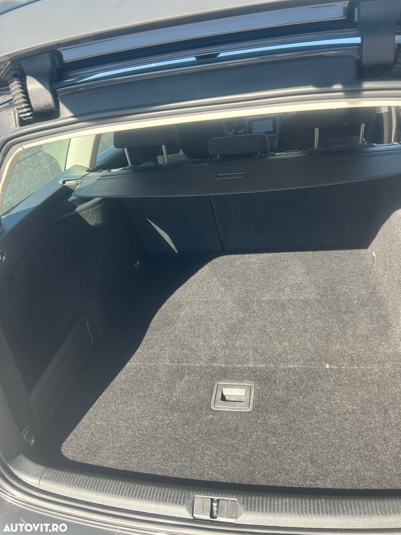 Volkswagen Passat - 18