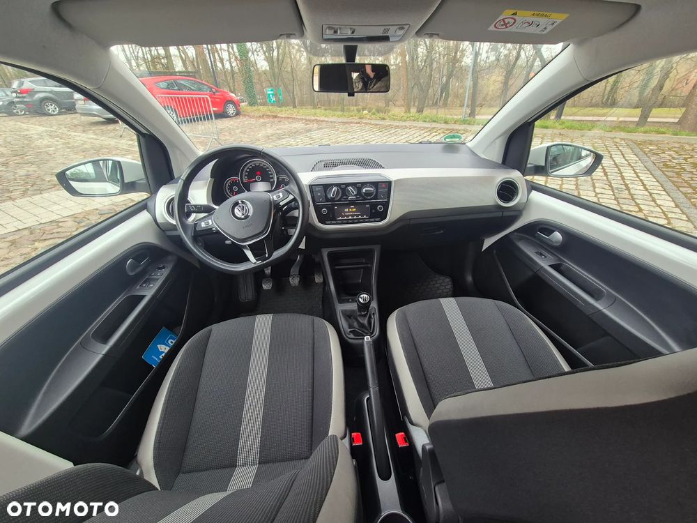 Volkswagen up! (BlueMotion Technology) move - 5