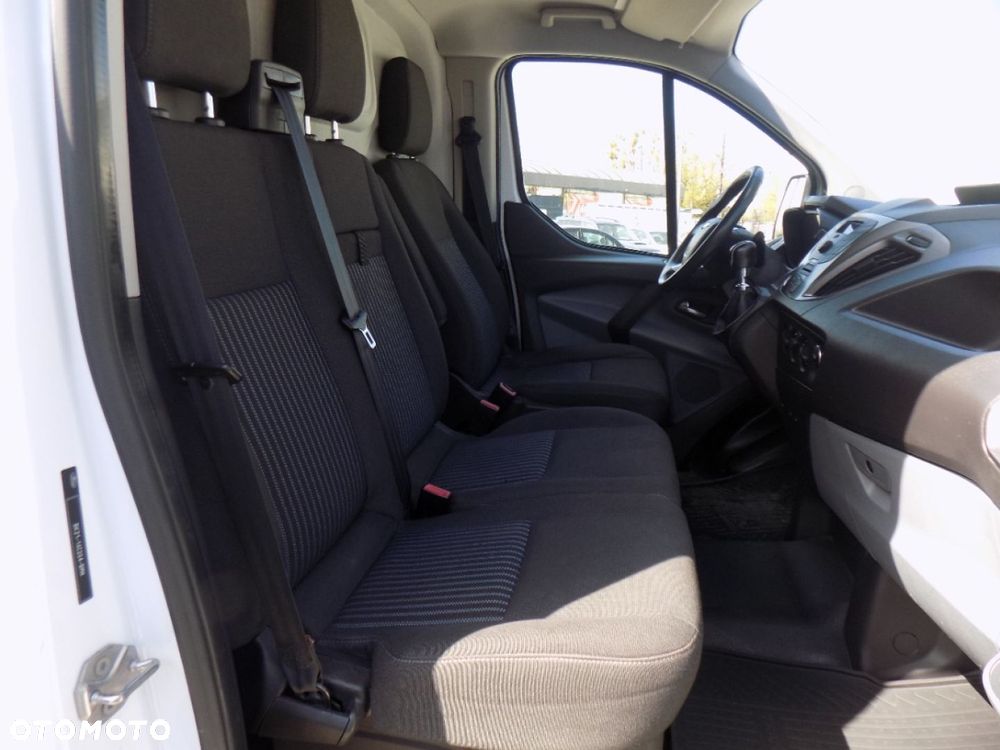 Ford Transit Custom - 11