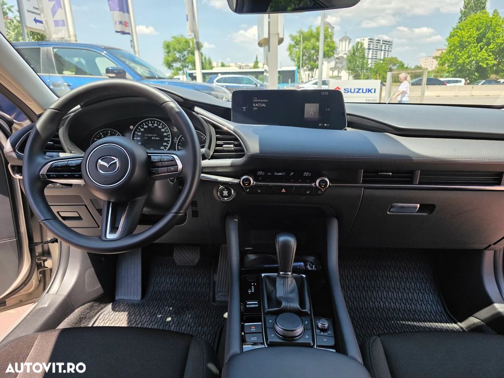 Mazda 3 e-Skyactiv G140 AT MHEV Center-Line - 8