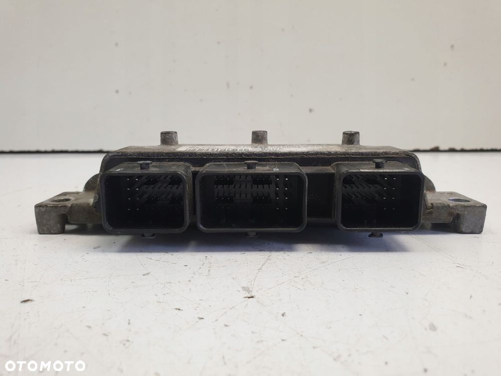 Ford Fiesta MK7 1.4 16V STERWONIK SILNIKA komputer 8V21-12A650-ADA - 3