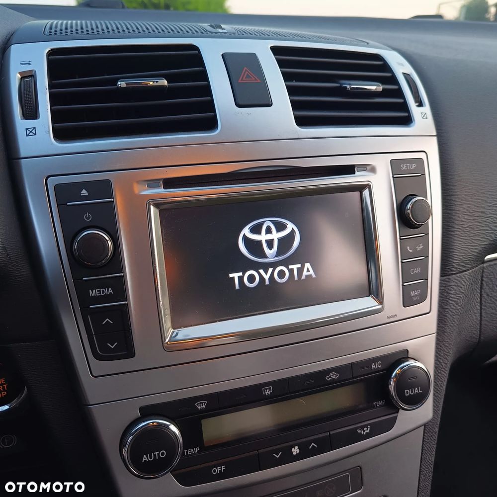 Toyota Avensis 2.0 D-4D - 13