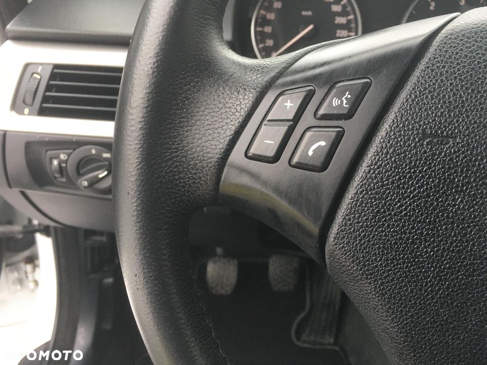 BMW Seria 3 320d - 15
