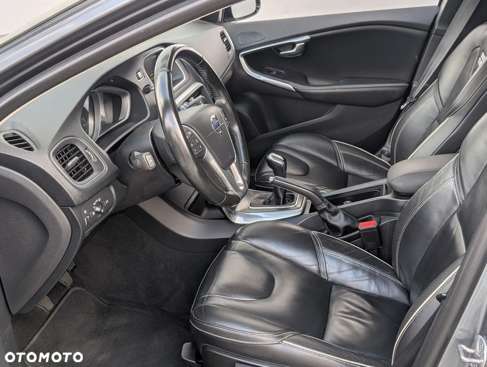 Volvo V40 Cross Country - 3