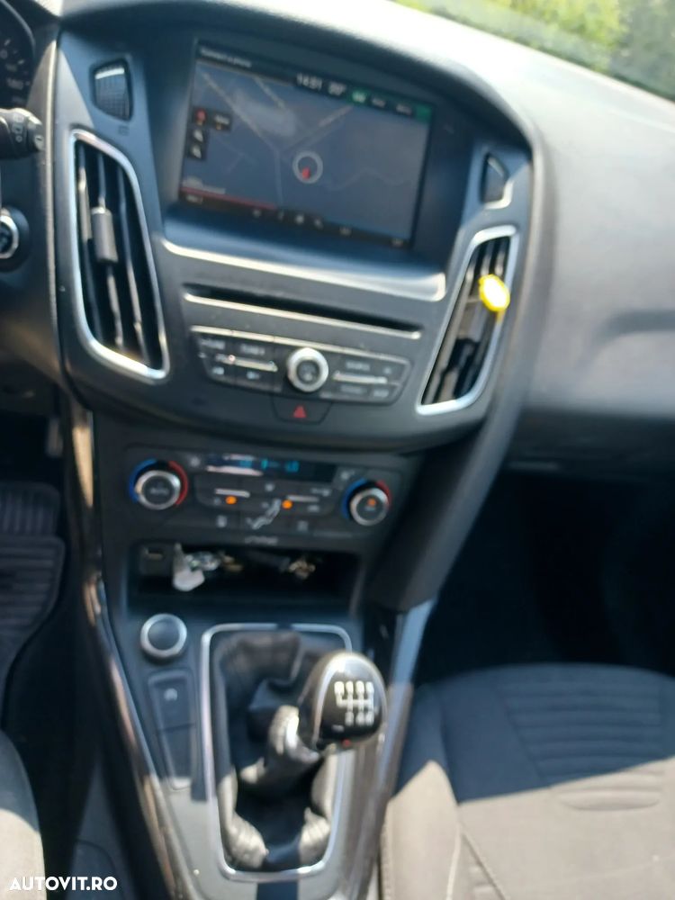 Ford Focus 1.5 TDCi DPF Start-Stopp-System Titanium - 11
