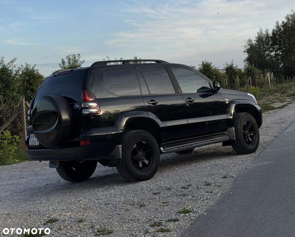 Toyota Land Cruiser - 4