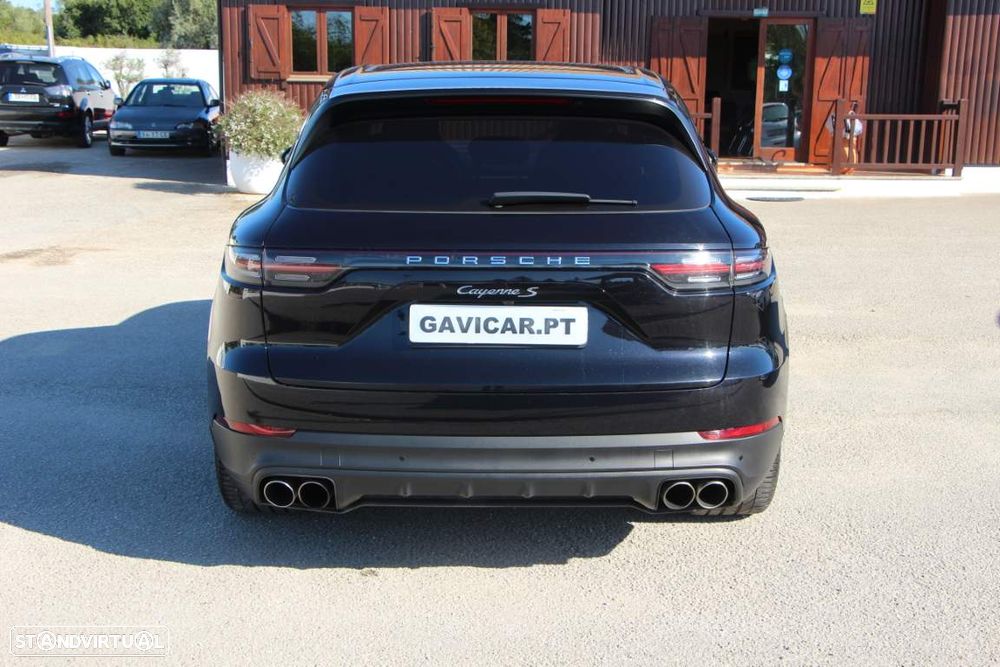 Porsche Cayenne S - 16