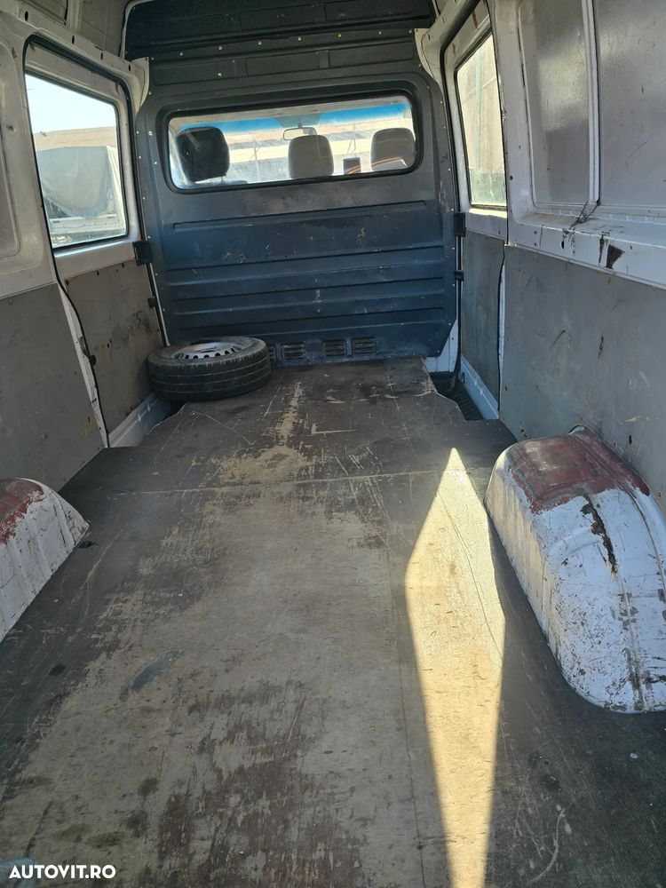 Mercedes-Benz Sprinter - 10