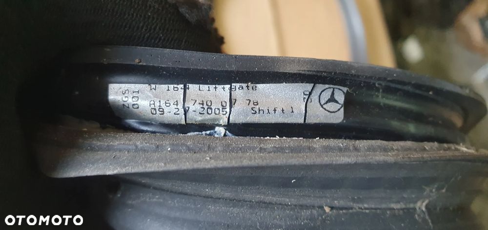 Uszczelka klapy bagażnika Mercedes ML W164 A1647400778 - 8