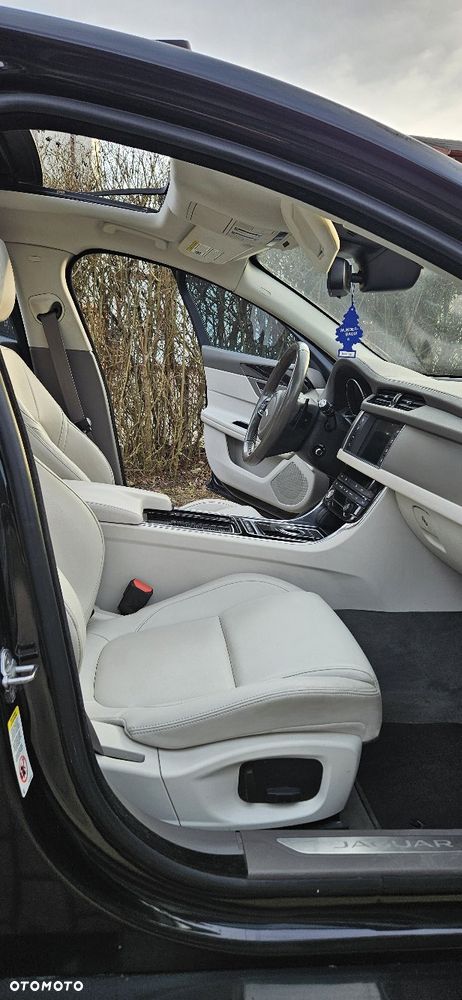 Jaguar XF 3.0 V6 Prestige - 22
