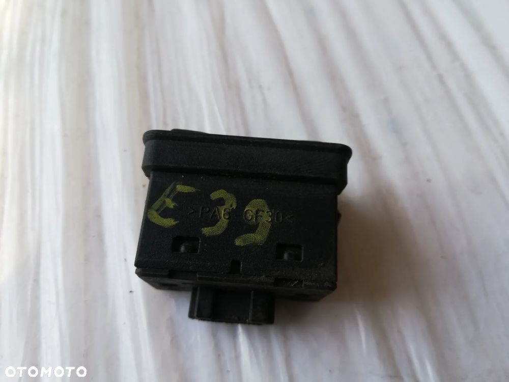 PRZEŁĄCZNIK PANEL SZYB BMW E39 8368974 - 2