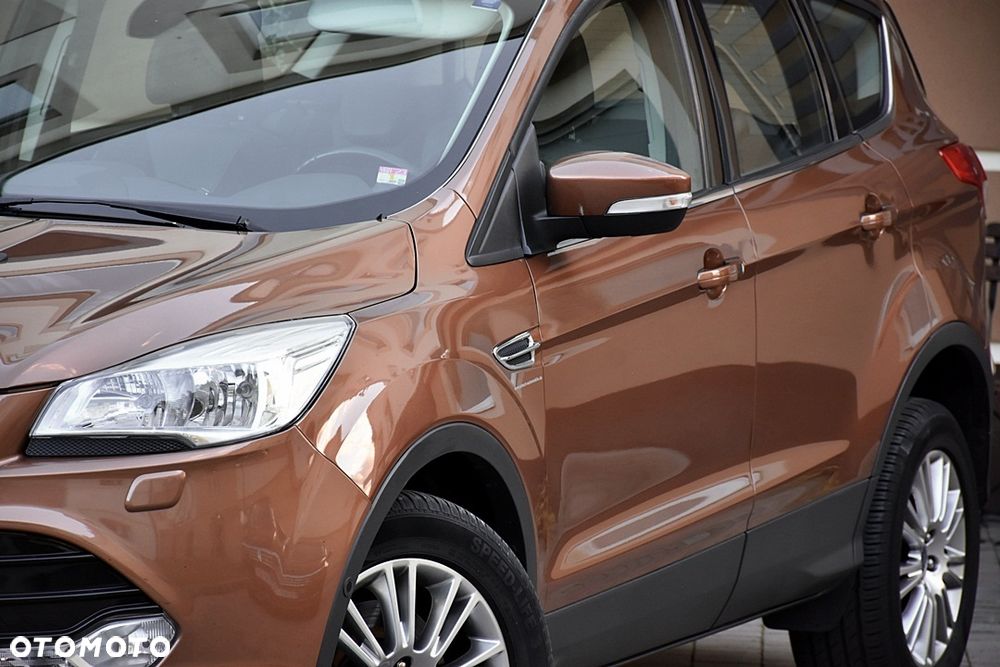 Ford Kuga 2.0 TDCi 2x4 Titanium - 10