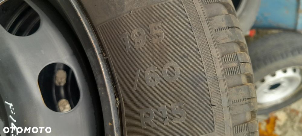 FORD FIESTA MK8 FELGI STALOWE 15  FELGI Z OPONAMI 195/60R15 - 10