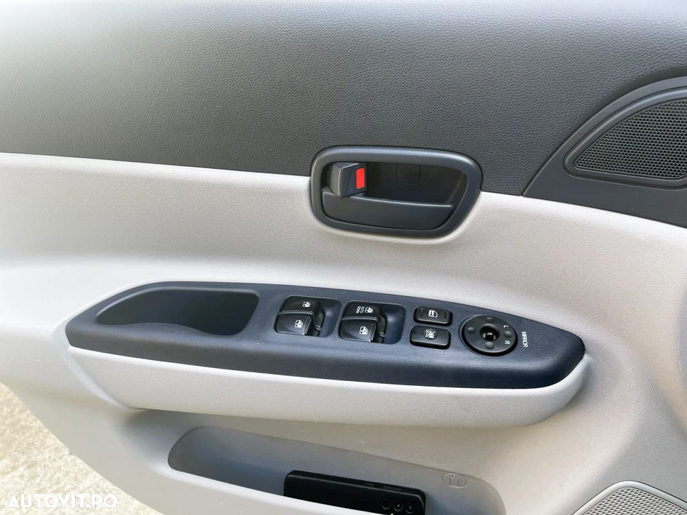 Hyundai Accent - 14