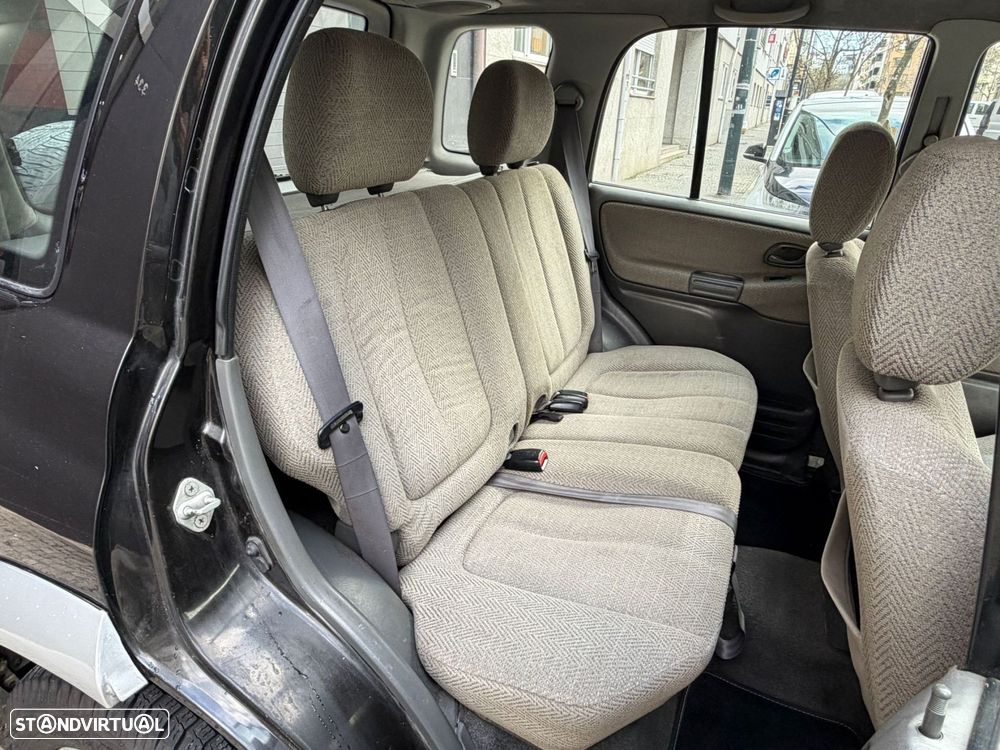 Suzuki Grand Vitara Metal Top 2.0 TDi - 18