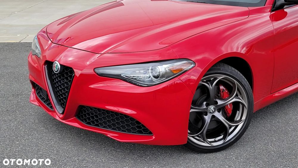 Alfa Romeo Giulia 2.0 Turbo 16V AT8-Q4 Ti - 7