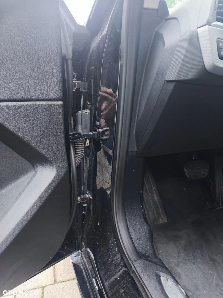 BMW Seria 2 216d - 20