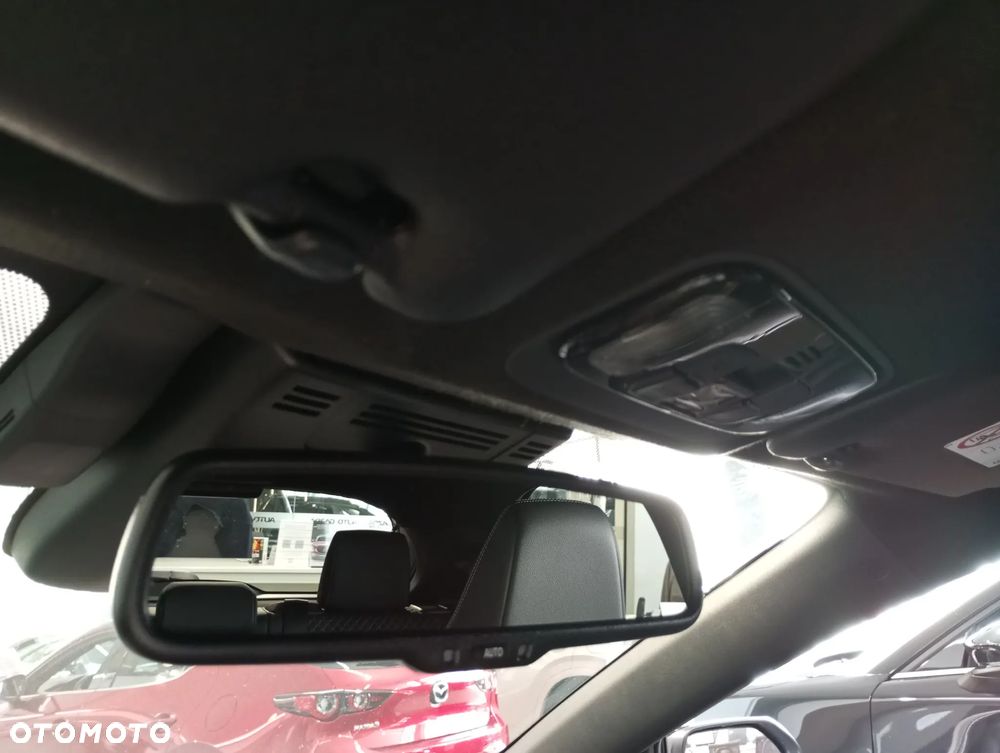 Mazda 2 Hybrid - 11