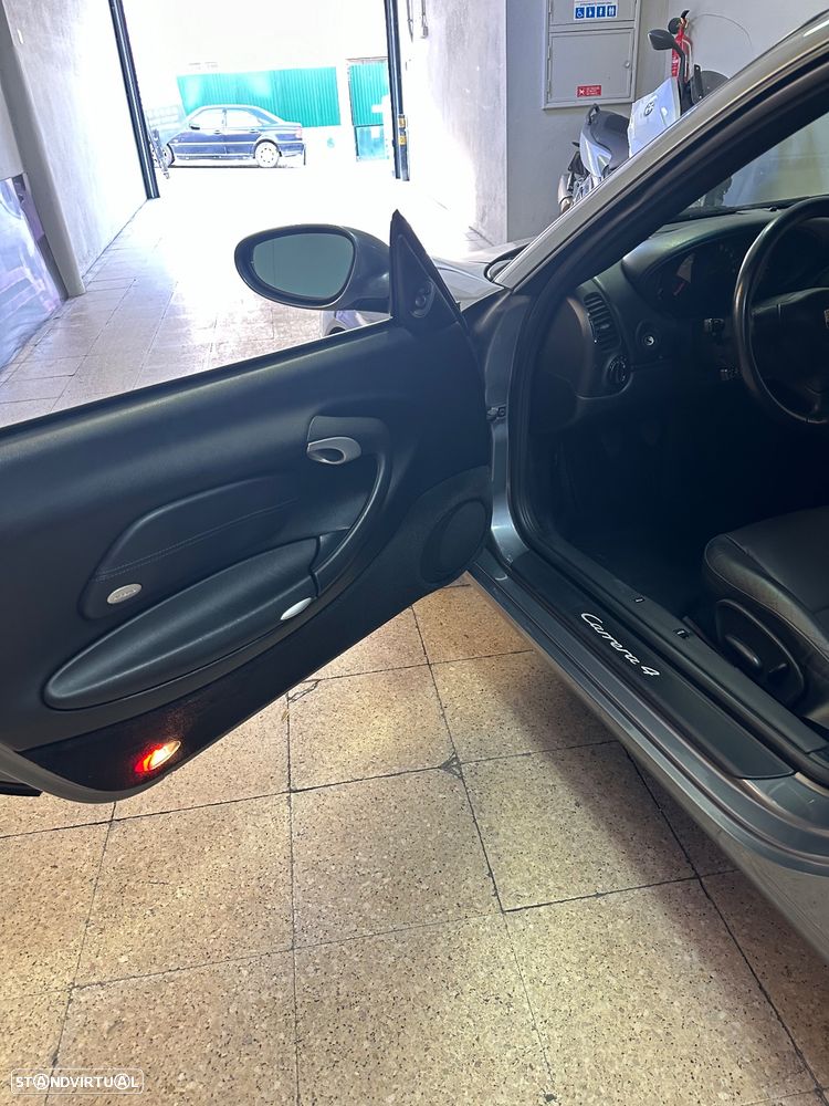 Porsche 911 (996) Carrera 4 - 33