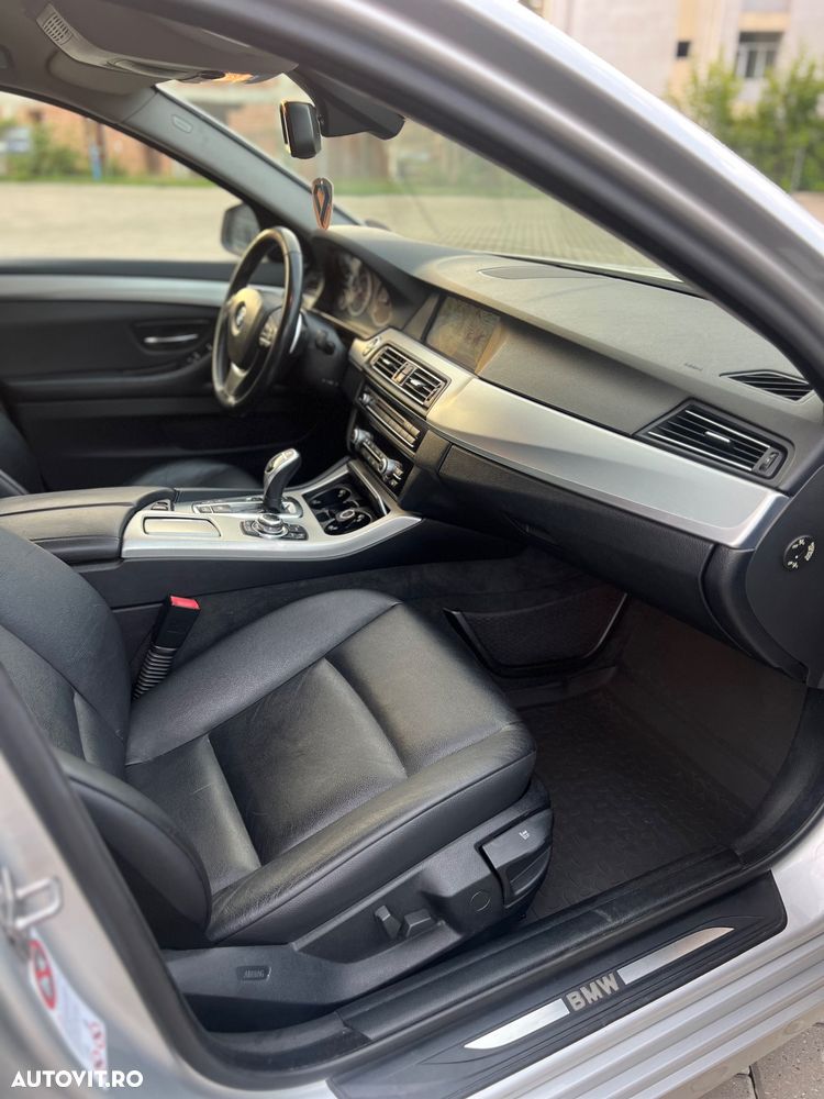 BMW Seria 5 525d xDrive - 10