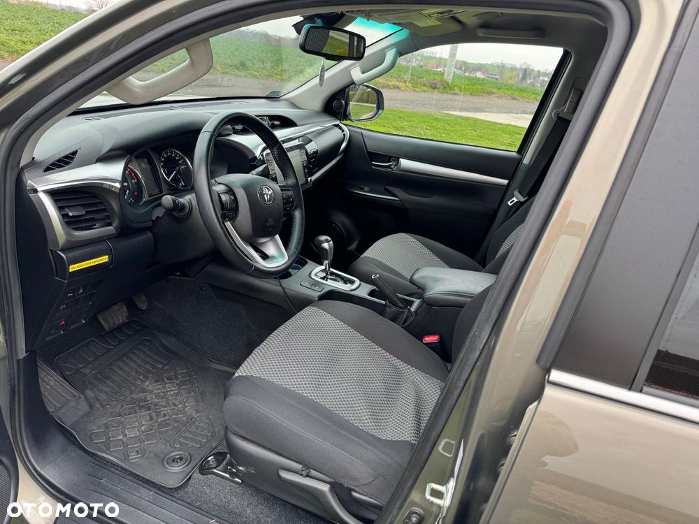 Toyota Hilux 2.8 D-4D Double Cab SR5 4x4 - 8