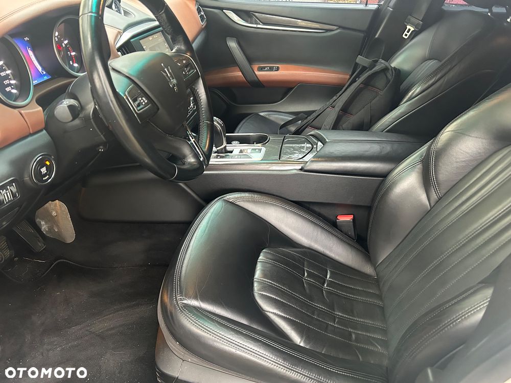 Maserati Ghibli S - 13