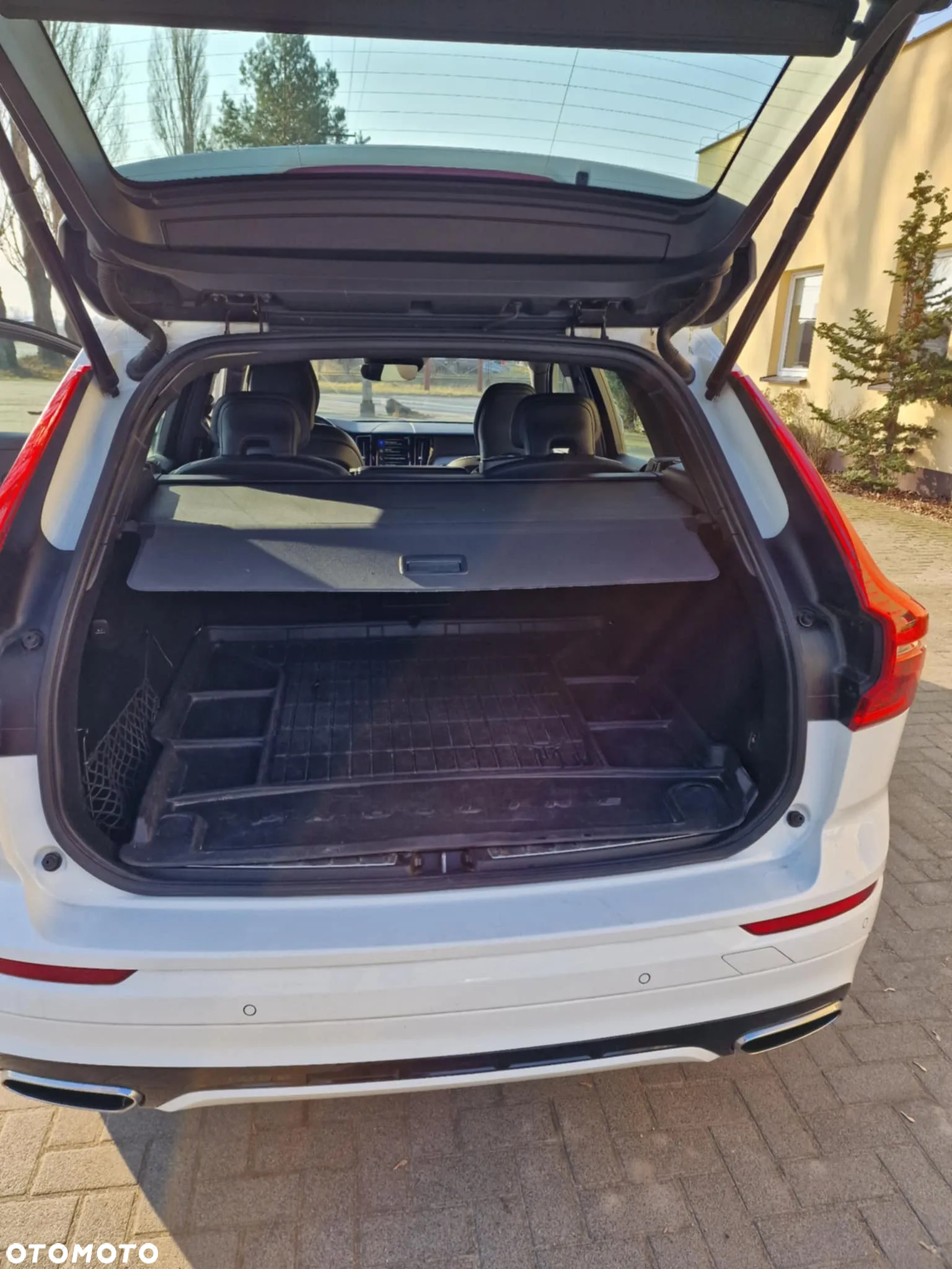 Volvo XC 60 D4 R-Design - 10