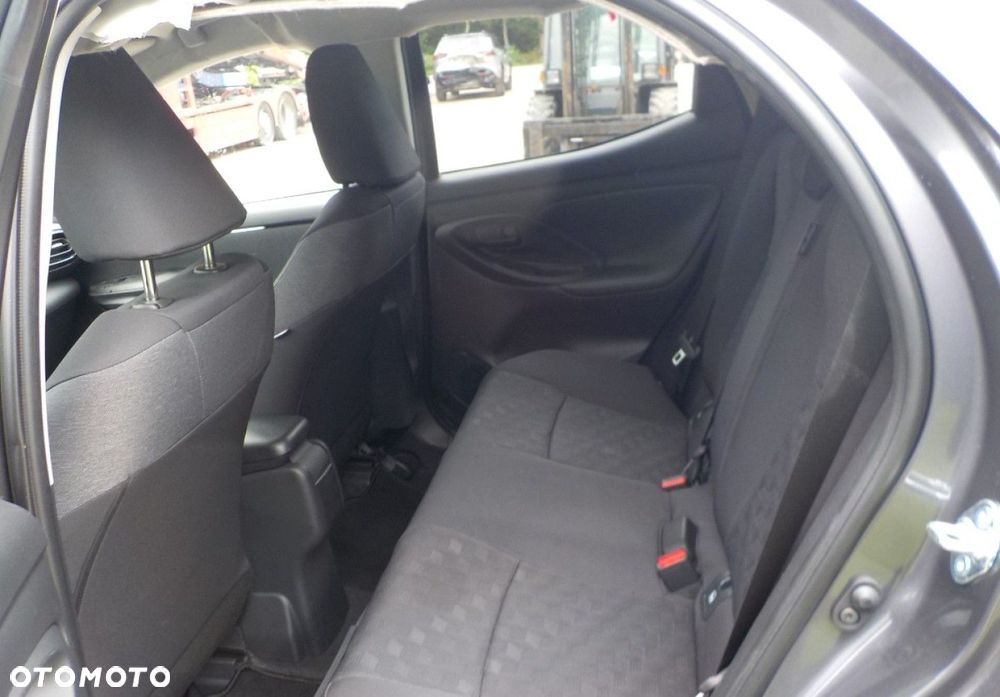 Toyota Yaris - 17