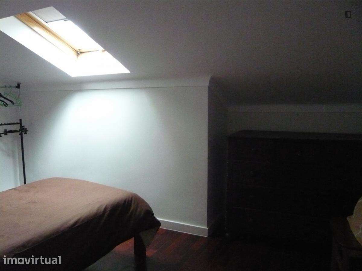 Quarto - localizado em Montes Claros Coimbra - Grande imagem: 5/19