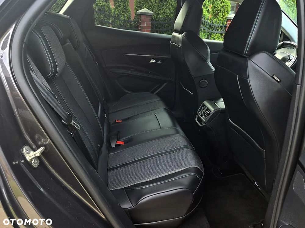 Peugeot 3008 1.6 PureTech Hybrid PHEV Allure Pack S&S EAT8 - 7