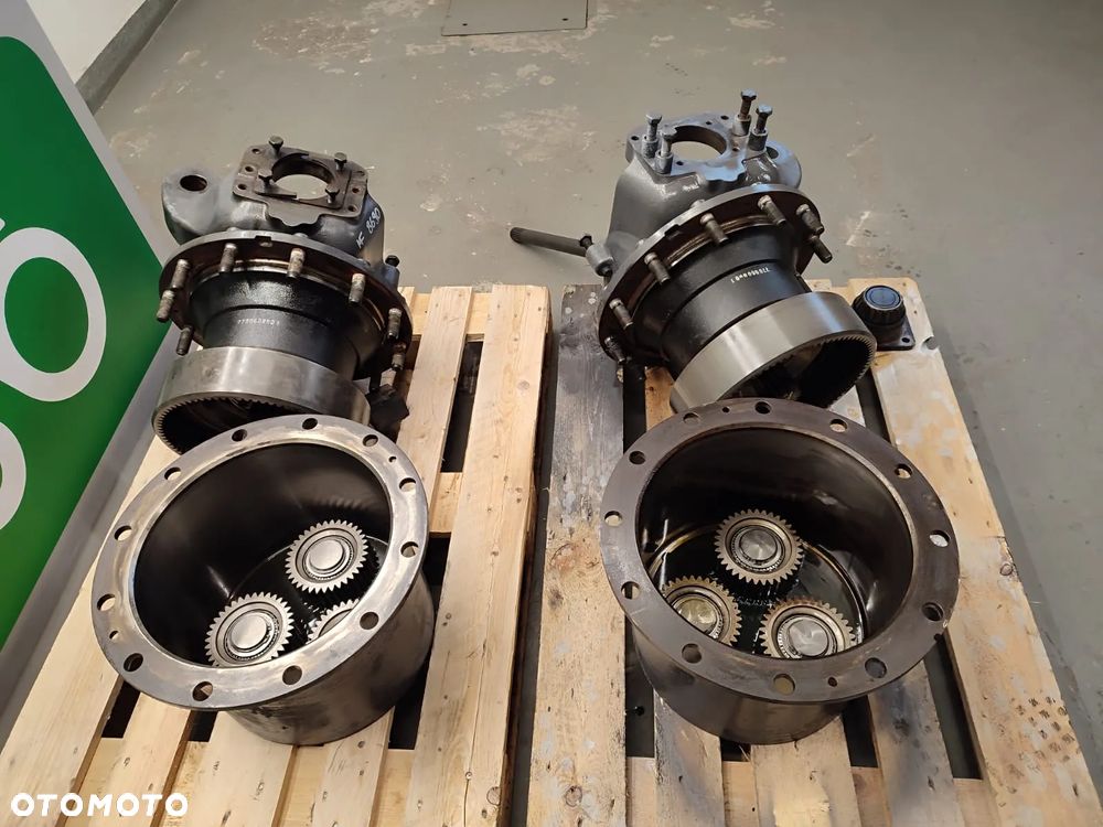 Zwolnica 7700607902 Zwrotnica 7600645001 7700608601 Massey Ferguson 8690 - 11