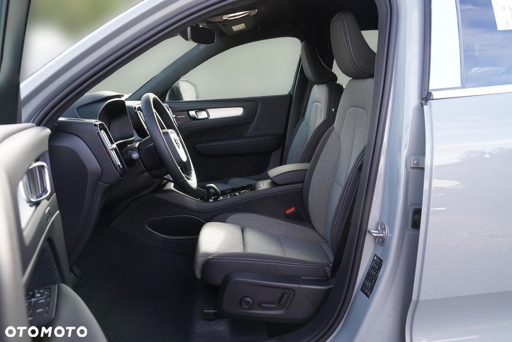 Volvo XC 40 B3 Plus Dark - 13
