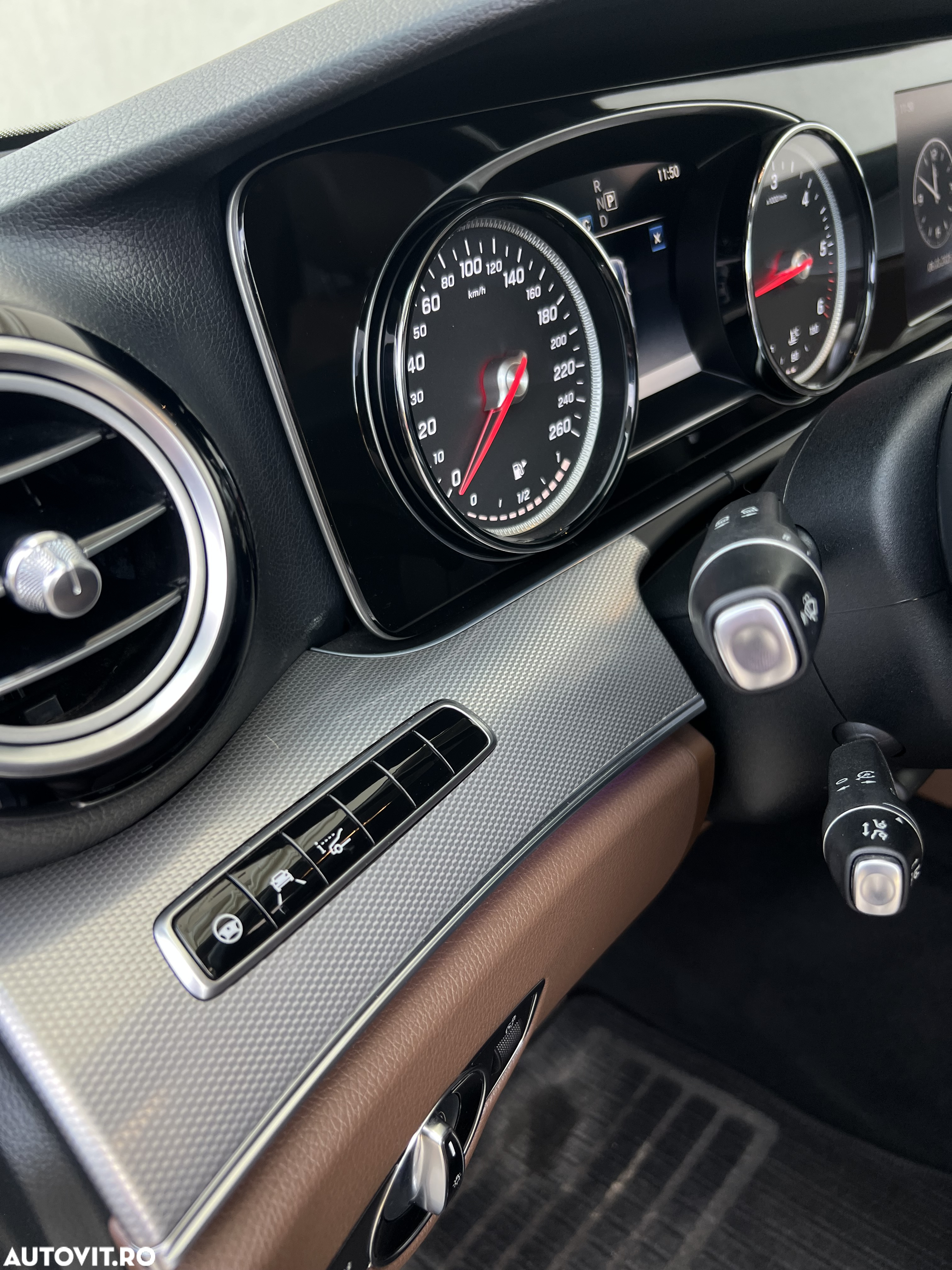 Mercedes-Benz E 220 d 4Matic 9G-TRONIC AMG Line - 17