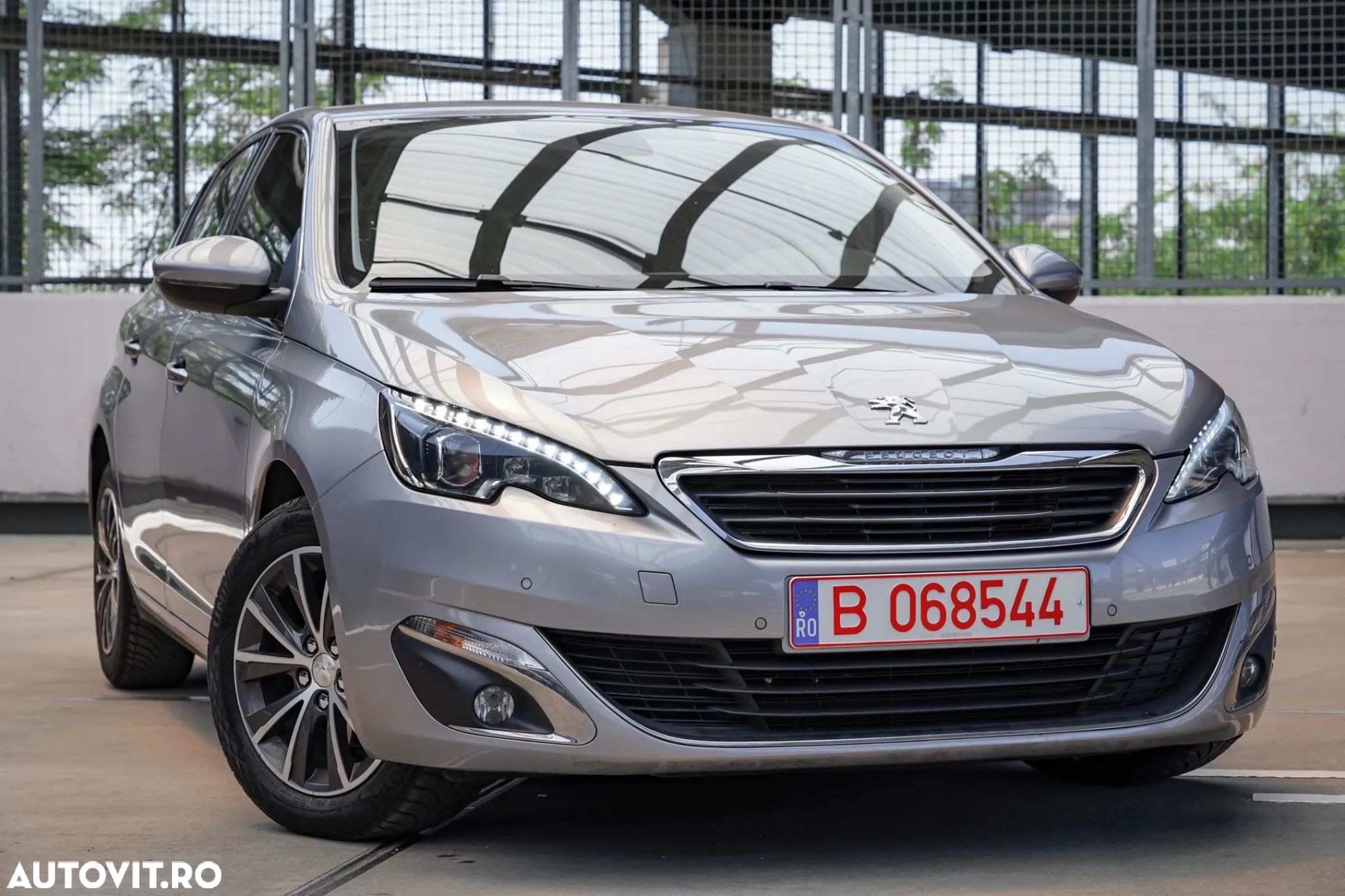 Peugeot 308 1.2L PureTech 130 S&S EAT8 Allure - 1
