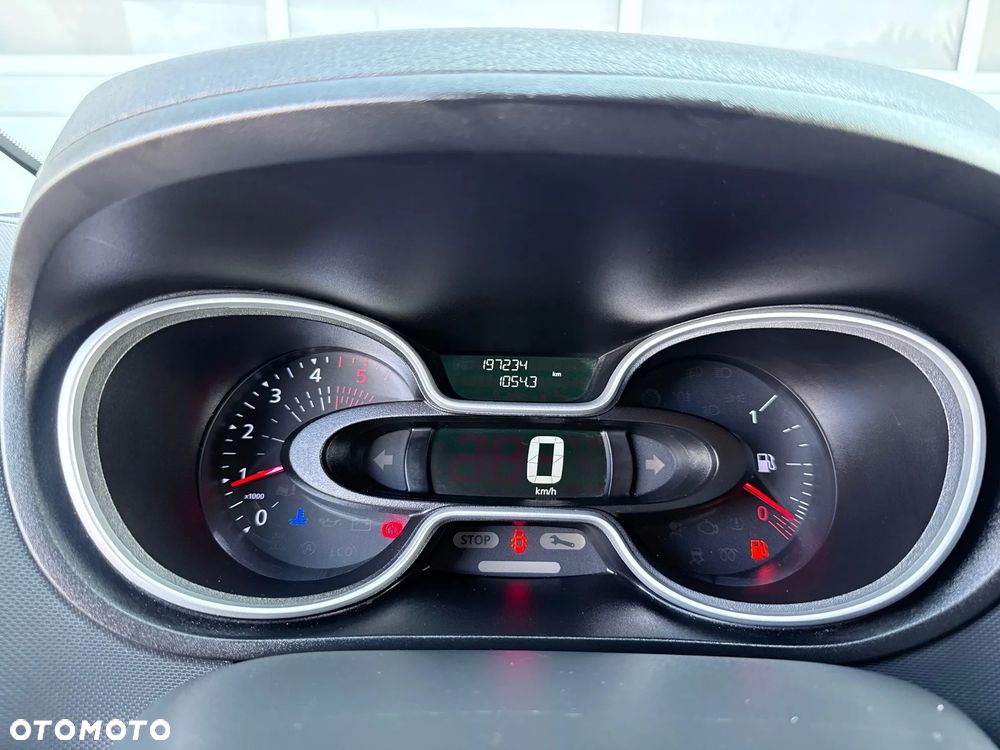 Renault Trafic Grand 2.0 dCi - 11