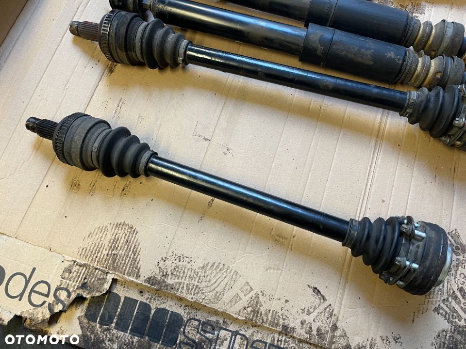 Półoś lewa Bmw e90 e91 benzyna