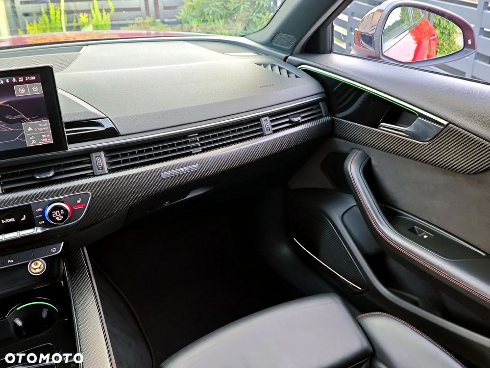 Audi RS4 Avant - 22