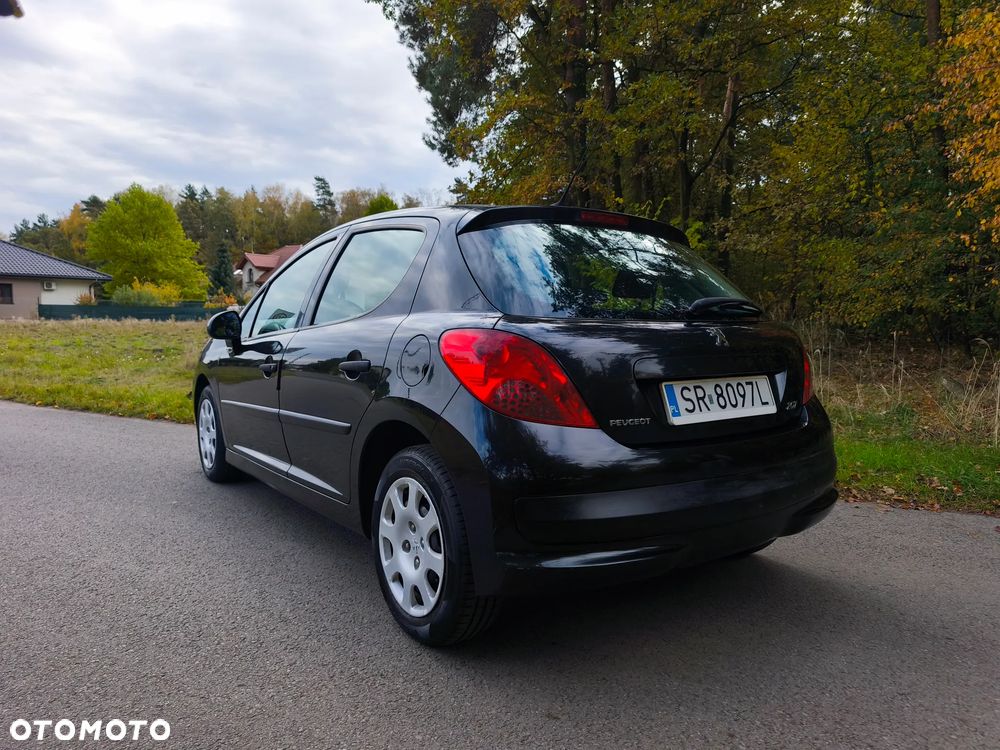 Peugeot 207 - 10
