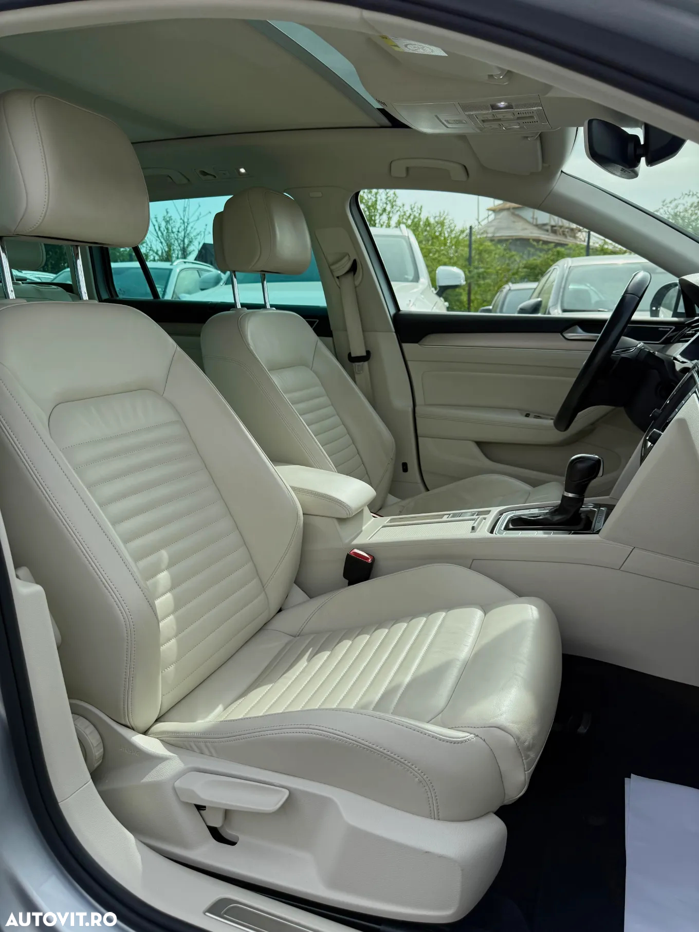 Volkswagen Passat Variant 2.0 TDI SCR 4Motion DSG Highline - 13