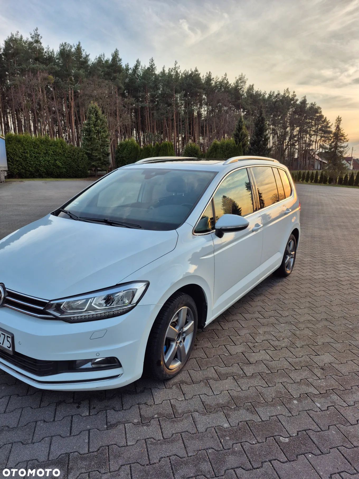 Volkswagen Touran - 1
