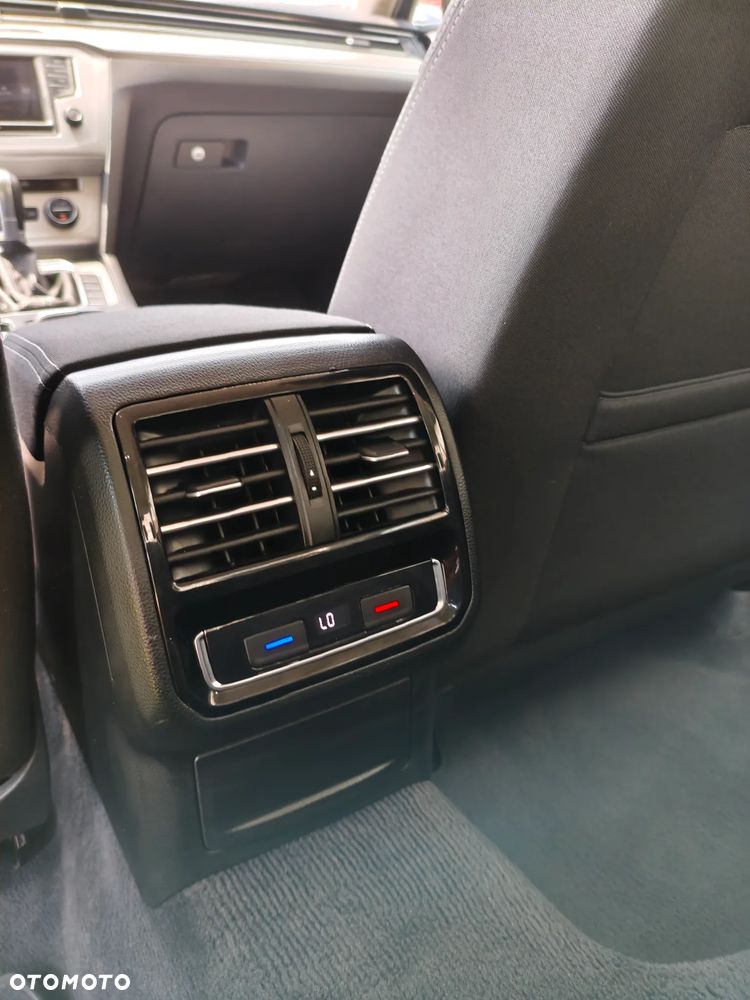 Volkswagen Passat 2.0 TDI BMT Highline DSG - 28