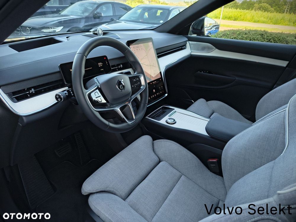 Volvo EX90 - 13