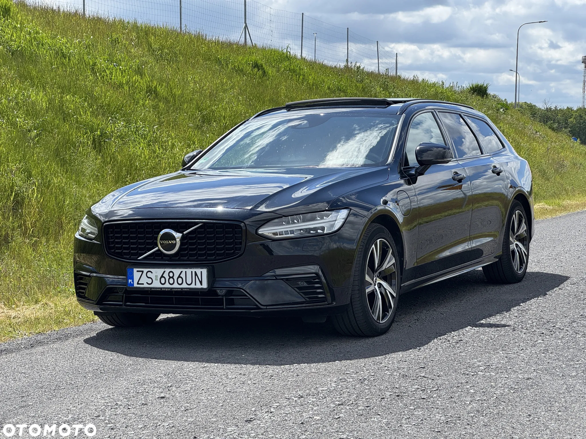 Volvo V90 T6 Plug-in Hybrid AWD Ultra Dark - 3