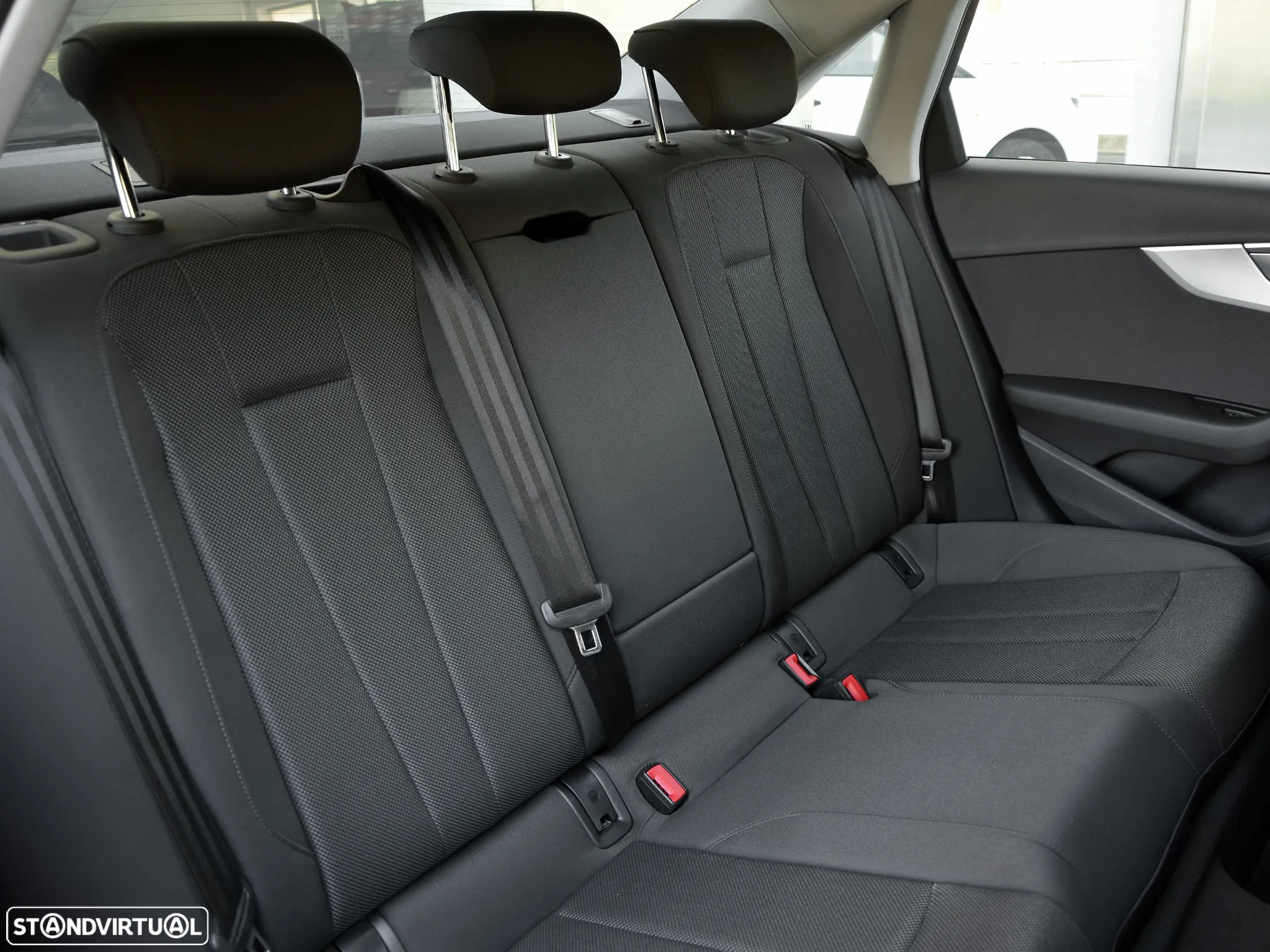 Audi A4 35 TDI S tronic - 7