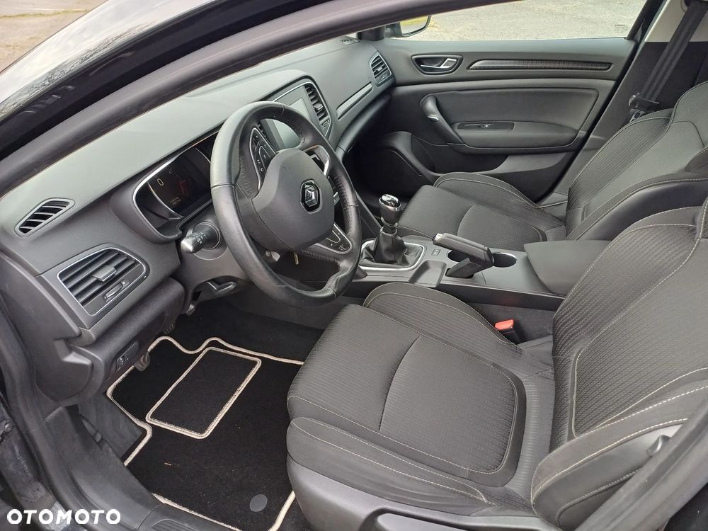 Renault Megane ENERGY TCe 100 EXPERIENCE - 12