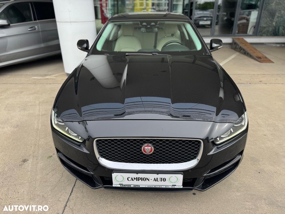 Jaguar XE 20d Aut. Portfolio - 7