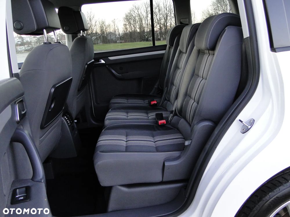 Volkswagen Touran 1.4 TSI MATCH - 7