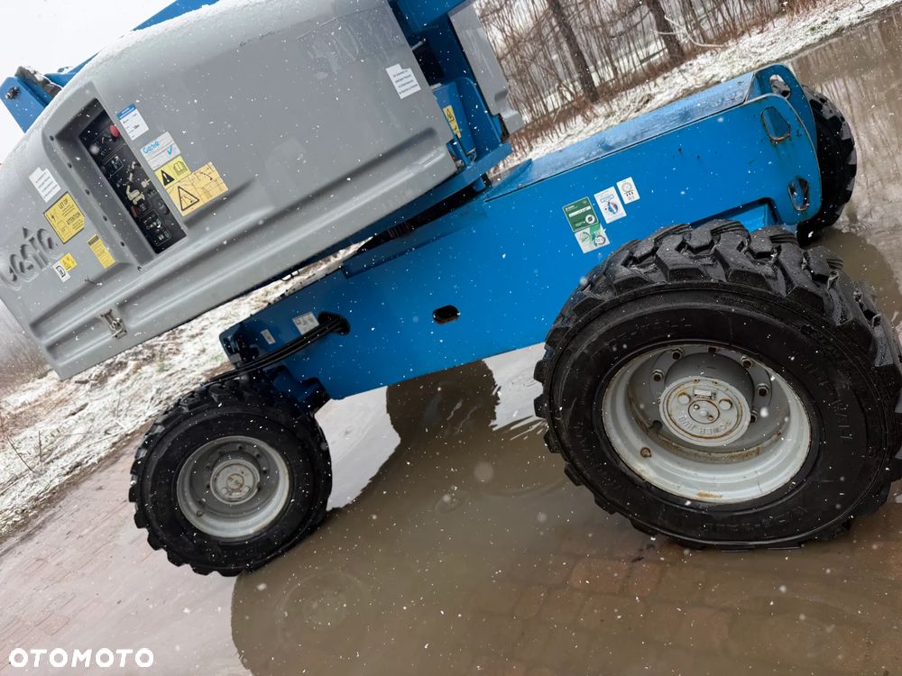 Genie S-45 Zwyżka Podnośnik Teleskopowy terenowy 4x4 wysokość 16 m Silnik DEUTZ. Maszyna jak Nowa z Urzędu Norweskiego Komuny! 2016 rok. Spalinowo- elektryczna Zadbana. Zero luzów wycieków! Okazja! 2 x Sterowanie maszyną góra i dół. Przetwornica gniazdo 220 volt. Poziomowanie oraz obrót kosza! OKAZJA. Aktualna Dekra Do 2027 roku !!! - 19